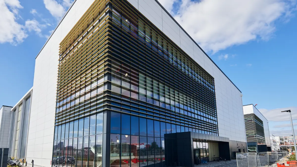 Yondr raises GBP £532m in debut green ABS bond deal